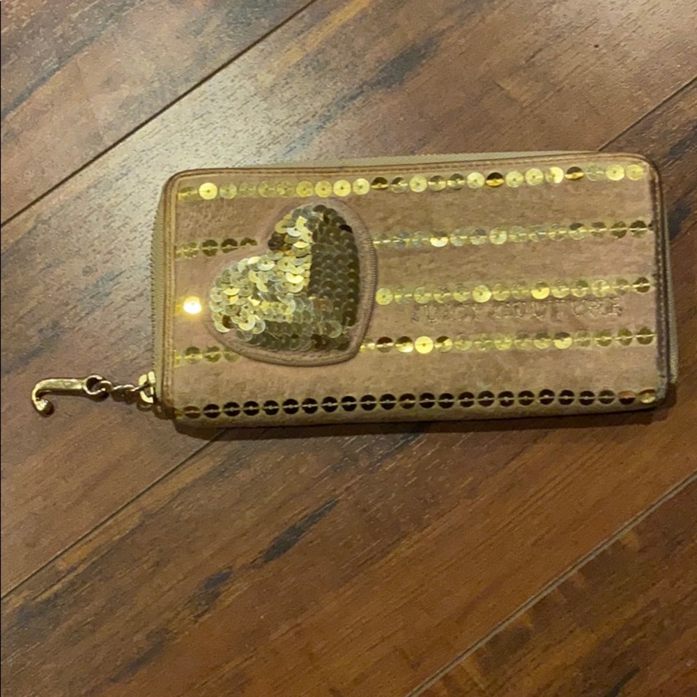 Juicy Couture Wallet in pink with gold sequins